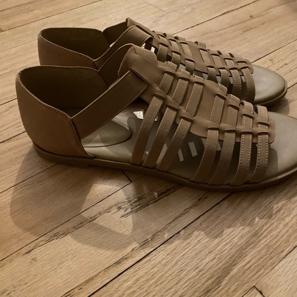Eileen Fisher Tan Strappy Sandals - Picture 3 of 5